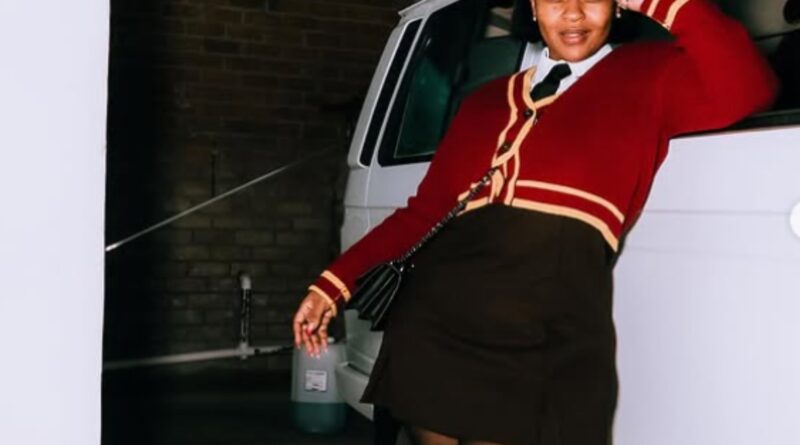 Gogo Skhotheni o divhadza u di rula mushumo wa u vha ṅanga