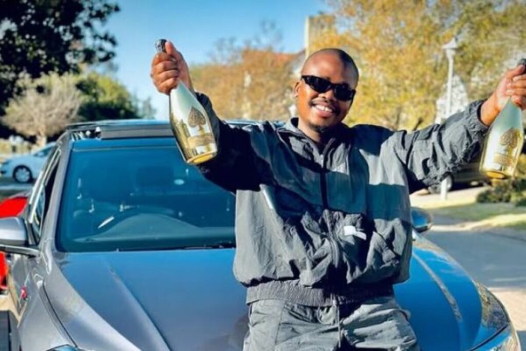 Zuma u tongisa goloi yawe ntswa .