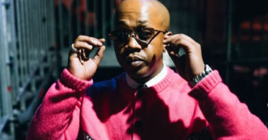 Young Stunna o ṋea mme awe mpho ya goloi ntswa