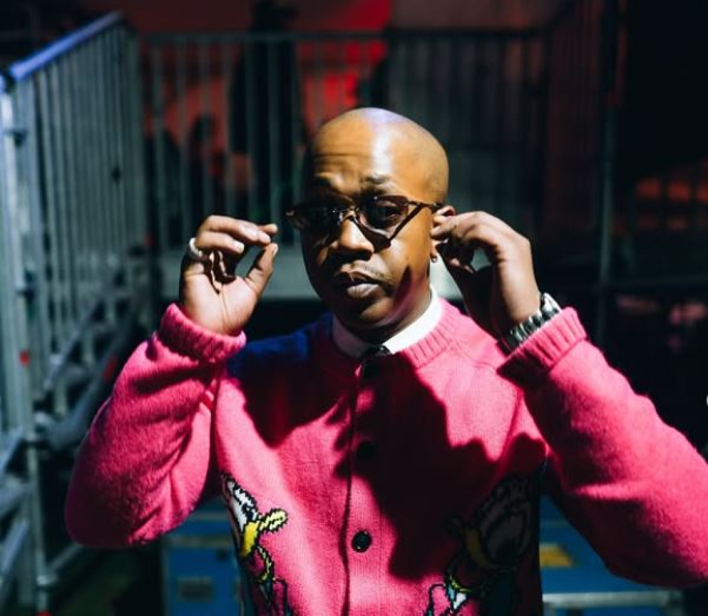 Young Stunna o ṋea mme awe mpho ya goloi ntswa